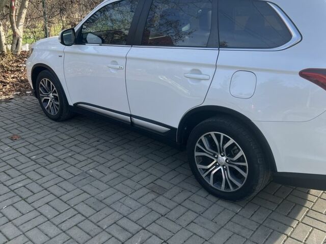 Білий Міцубісі 3000 ГТ, об'ємом двигуна 3 л та пробігом 156 тис. км за 16500 $, фото 4 на Automoto.ua