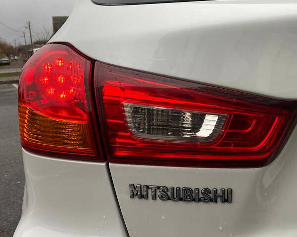 Білий Міцубісі АСХ, об'ємом двигуна 1.8 л та пробігом 149 тис. км за 9599 $, фото 4 на Automoto.ua