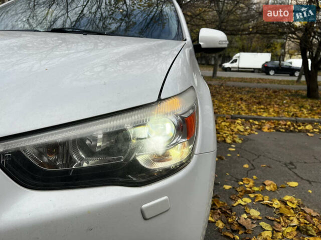 Белый Мицубиси АСХ, объемом двигателя 2 л и пробегом 277 тыс. км за 8800 $, фото 15 на Automoto.ua