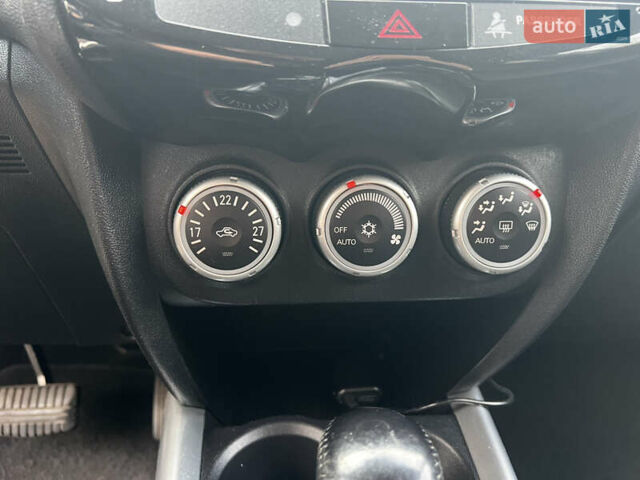 Белый Мицубиси АСХ, объемом двигателя 2 л и пробегом 277 тыс. км за 8800 $, фото 7 на Automoto.ua