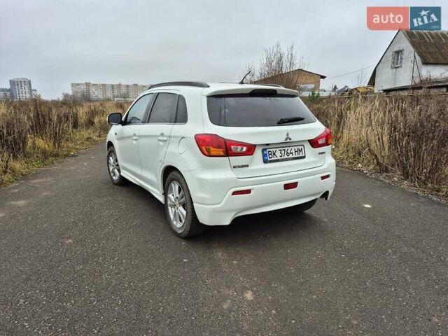 Білий Міцубісі АСХ, об'ємом двигуна 1.8 л та пробігом 312 тис. км за 10500 $, фото 4 на Automoto.ua