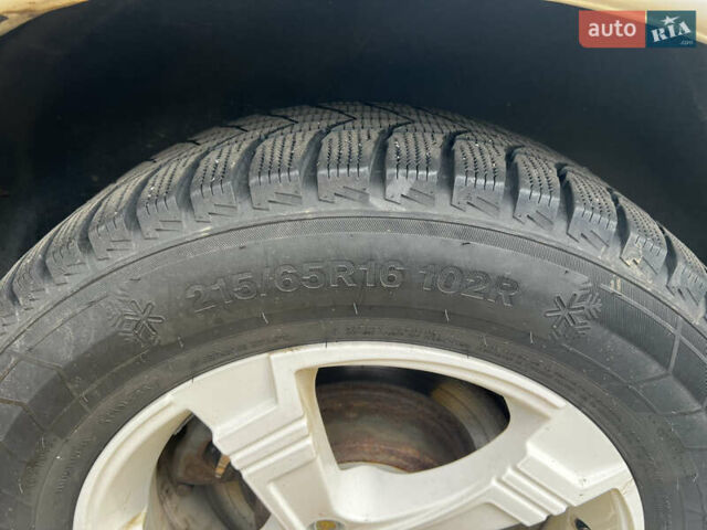 Белый Мицубиси АСХ, объемом двигателя 2 л и пробегом 277 тыс. км за 8800 $, фото 20 на Automoto.ua