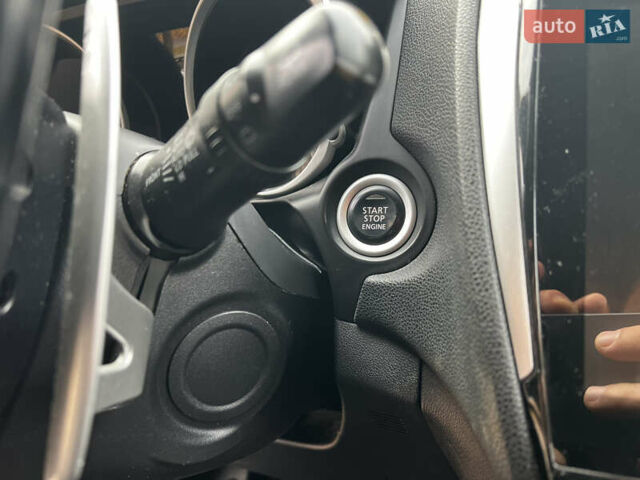 Белый Мицубиси АСХ, объемом двигателя 2 л и пробегом 277 тыс. км за 8800 $, фото 19 на Automoto.ua