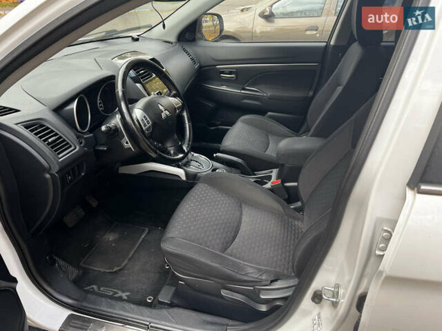 Белый Мицубиси АСХ, объемом двигателя 2 л и пробегом 277 тыс. км за 8800 $, фото 11 на Automoto.ua