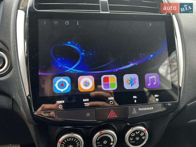 Белый Мицубиси АСХ, объемом двигателя 2 л и пробегом 277 тыс. км за 8800 $, фото 6 на Automoto.ua