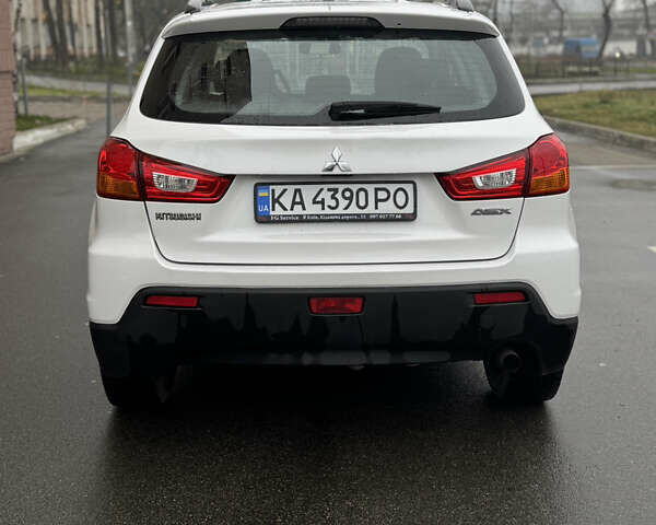 Білий Міцубісі АСХ, об'ємом двигуна 1.8 л та пробігом 208 тис. км за 8900 $, фото 6 на Automoto.ua