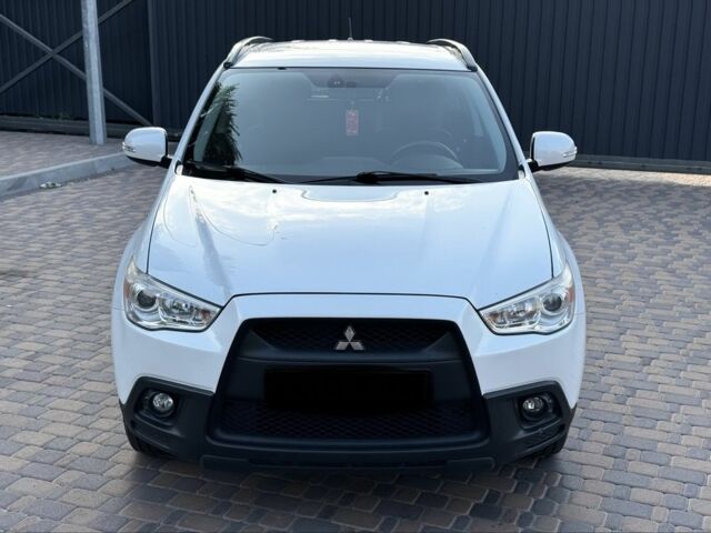 Белый Мицубиси АСХ, объемом двигателя 1.8 л и пробегом 206 тыс. км за 8800 $, фото 2 на Automoto.ua