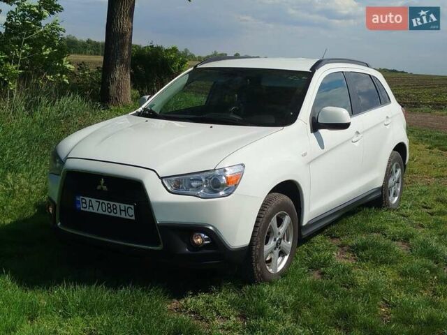Белый Мицубиси АСХ, объемом двигателя 1.59 л и пробегом 252 тыс. км за 9500 $, фото 3 на Automoto.ua