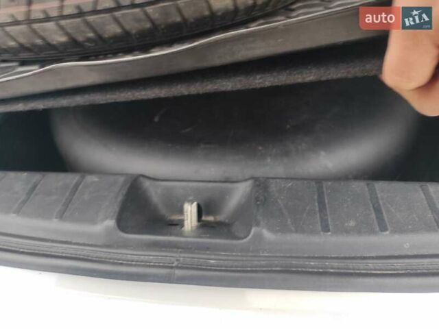 Білий Міцубісі АСХ, об'ємом двигуна 2 л та пробігом 233 тис. км за 8850 $, фото 21 на Automoto.ua