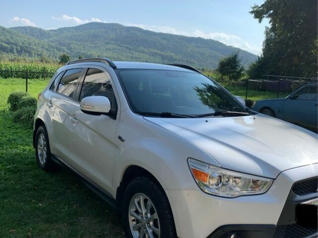 Белый Мицубиси АСХ, объемом двигателя 1.8 л и пробегом 150 тыс. км за 9700 $, фото 4 на Automoto.ua