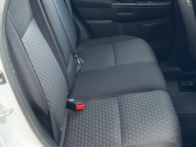 Белый Мицубиси АСХ, объемом двигателя 1.8 л и пробегом 206 тыс. км за 8800 $, фото 9 на Automoto.ua