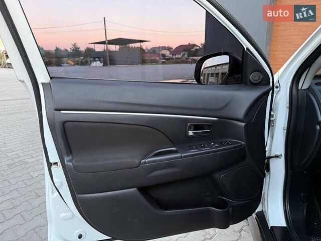 Белый Мицубиси АСХ, объемом двигателя 2 л и пробегом 190 тыс. км за 9499 $, фото 11 на Automoto.ua