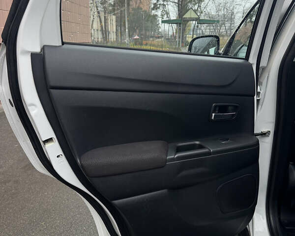 Білий Міцубісі АСХ, об'ємом двигуна 1.8 л та пробігом 208 тис. км за 8900 $, фото 25 на Automoto.ua