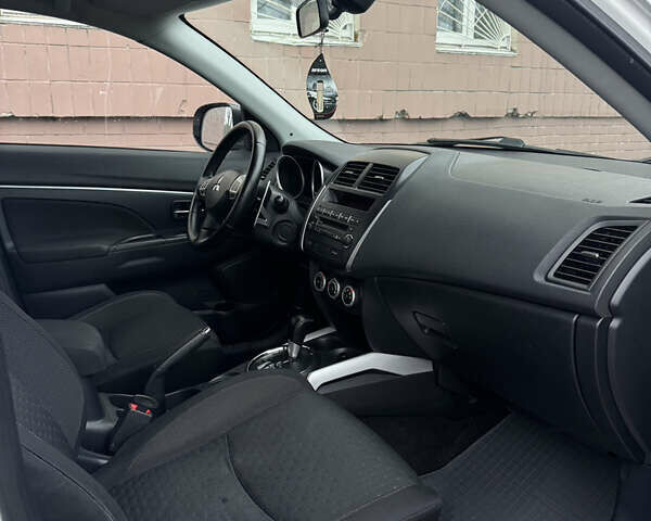 Білий Міцубісі АСХ, об'ємом двигуна 1.8 л та пробігом 208 тис. км за 8900 $, фото 32 на Automoto.ua