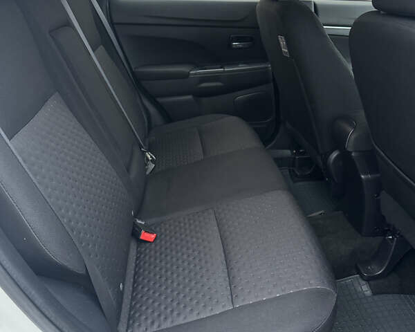 Білий Міцубісі АСХ, об'ємом двигуна 1.8 л та пробігом 208 тис. км за 8900 $, фото 28 на Automoto.ua