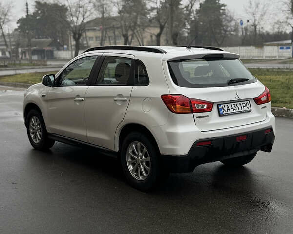 Белый Мицубиси АСХ, объемом двигателя 1.8 л и пробегом 207 тыс. км за 8700 $, фото 6 на Automoto.ua