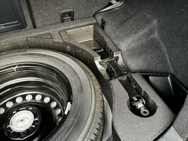 Белый Мицубиси АСХ, объемом двигателя 1.8 л и пробегом 206 тыс. км за 8800 $, фото 19 на Automoto.ua