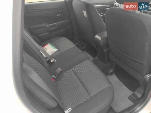 Білий Міцубісі АСХ, об'ємом двигуна 2 л та пробігом 233 тис. км за 8850 $, фото 22 на Automoto.ua