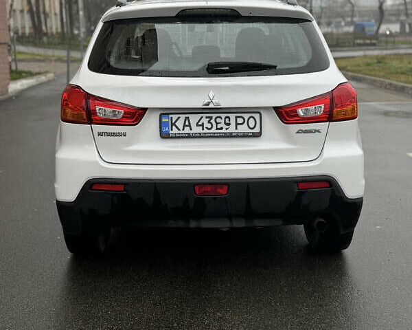 Белый Мицубиси АСХ, объемом двигателя 1.8 л и пробегом 207 тыс. км за 8700 $, фото 5 на Automoto.ua