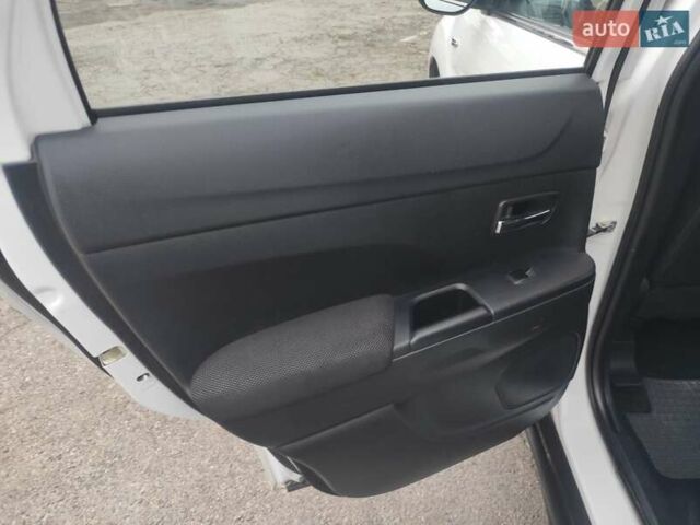 Білий Міцубісі АСХ, об'ємом двигуна 2 л та пробігом 233 тис. км за 8850 $, фото 19 на Automoto.ua