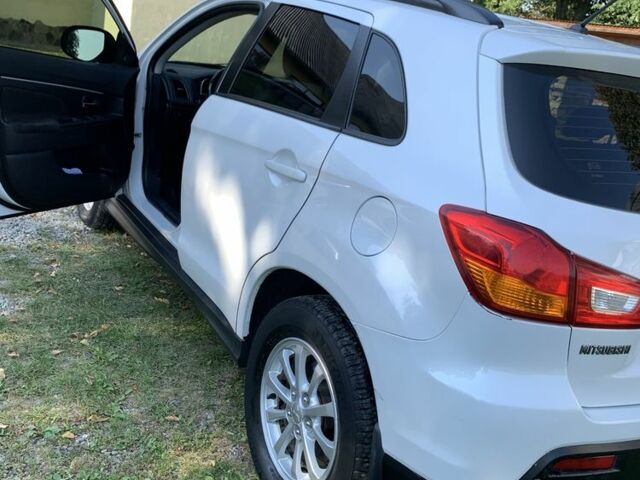 Белый Мицубиси АСХ, объемом двигателя 1.8 л и пробегом 150 тыс. км за 9700 $, фото 2 на Automoto.ua