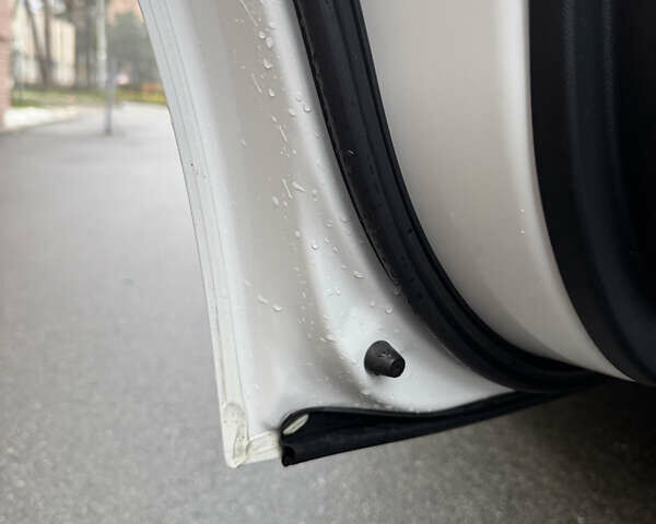 Белый Мицубиси АСХ, объемом двигателя 1.8 л и пробегом 207 тыс. км за 8700 $, фото 25 на Automoto.ua