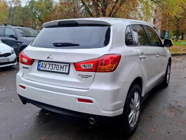 Белый Мицубиси АСХ, объемом двигателя 2 л и пробегом 115 тыс. км за 9800 $, фото 9 на Automoto.ua