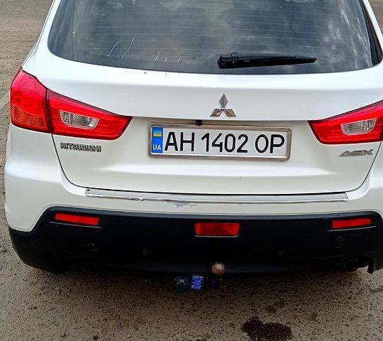 Белый Мицубиси АСХ, объемом двигателя 1.6 л и пробегом 195 тыс. км за 9500 $, фото 5 на Automoto.ua
