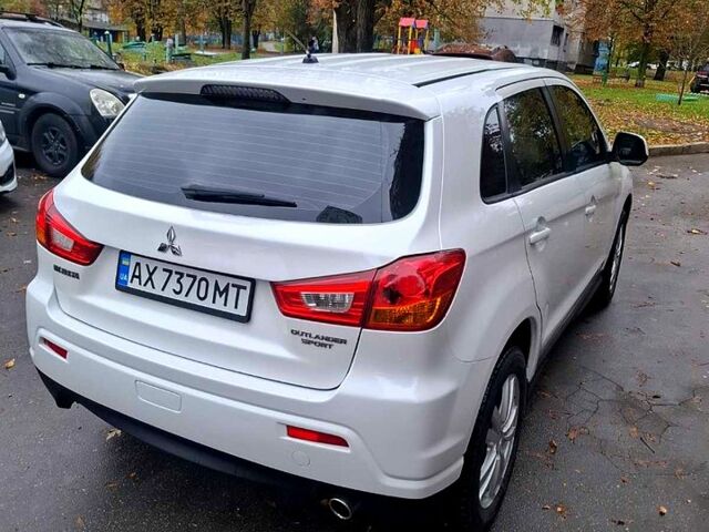 Белый Мицубиси АСХ, объемом двигателя 2 л и пробегом 115 тыс. км за 9800 $, фото 10 на Automoto.ua