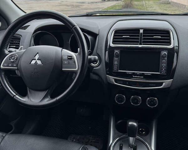 Белый Мицубиси АСХ, объемом двигателя 2.27 л и пробегом 152 тыс. км за 14500 $, фото 21 на Automoto.ua