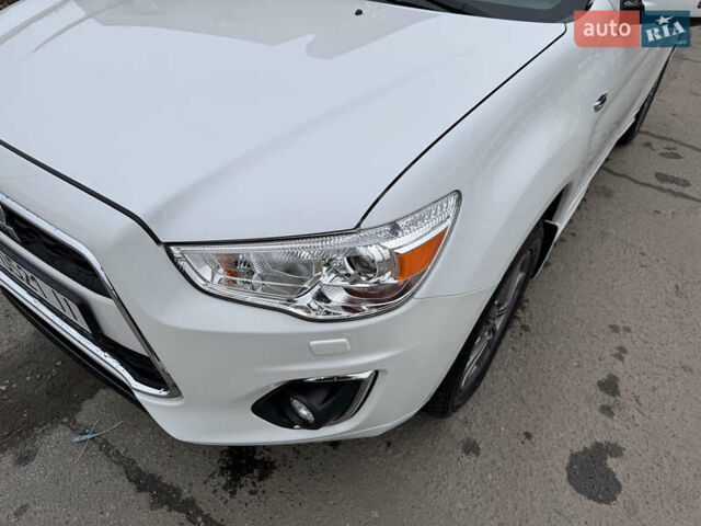 Белый Мицубиси АСХ, объемом двигателя 2.27 л и пробегом 152 тыс. км за 14500 $, фото 5 на Automoto.ua