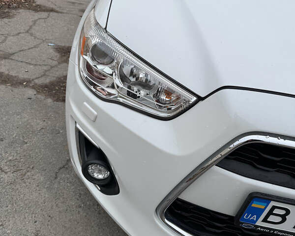 Белый Мицубиси АСХ, объемом двигателя 2.27 л и пробегом 152 тыс. км за 14500 $, фото 4 на Automoto.ua