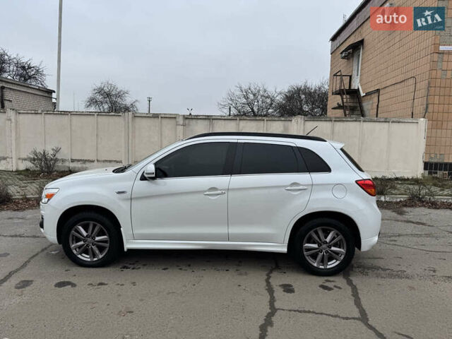 Белый Мицубиси АСХ, объемом двигателя 2.27 л и пробегом 152 тыс. км за 14500 $, фото 2 на Automoto.ua