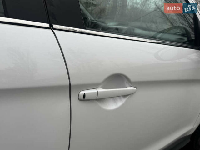 Білий Міцубісі АСХ, об'ємом двигуна 1.8 л та пробігом 113 тис. км за 10800 $, фото 16 на Automoto.ua