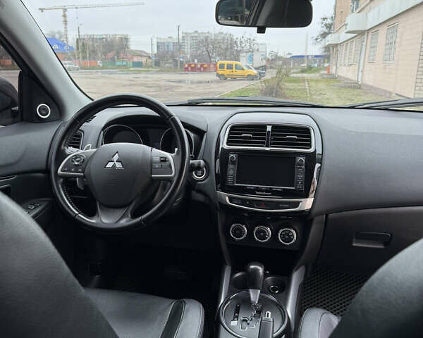 Белый Мицубиси АСХ, объемом двигателя 2.27 л и пробегом 152 тыс. км за 14500 $, фото 17 на Automoto.ua