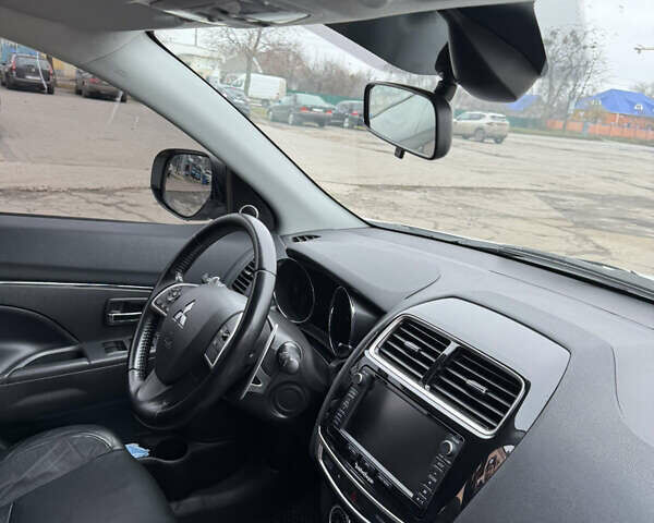 Белый Мицубиси АСХ, объемом двигателя 2.27 л и пробегом 152 тыс. км за 14500 $, фото 13 на Automoto.ua