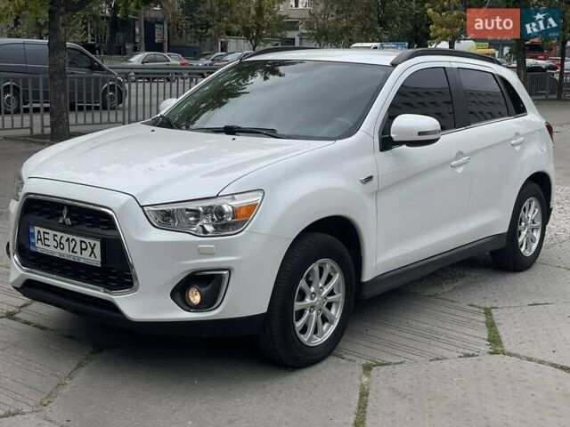 Белый Мицубиси АСХ, объемом двигателя 2 л и пробегом 86 тыс. км за 12900 $, фото 7 на Automoto.ua