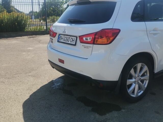 Белый Мицубиси АСХ, объемом двигателя 2 л и пробегом 124 тыс. км за 11500 $, фото 5 на Automoto.ua