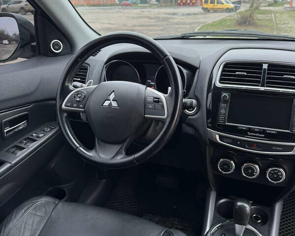 Белый Мицубиси АСХ, объемом двигателя 2.27 л и пробегом 152 тыс. км за 14500 $, фото 18 на Automoto.ua