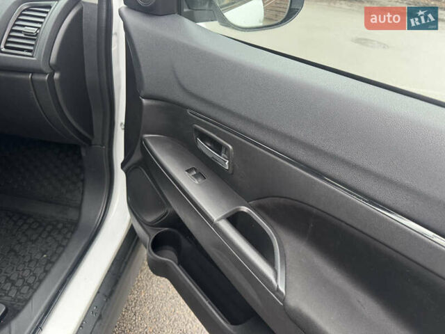 Білий Міцубісі АСХ, об'ємом двигуна 1.8 л та пробігом 113 тис. км за 10800 $, фото 28 на Automoto.ua