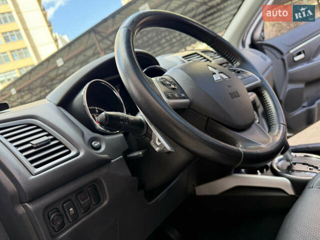 Белый Мицубиси АСХ, объемом двигателя 2 л и пробегом 116 тыс. км за 14400 $, фото 52 на Automoto.ua