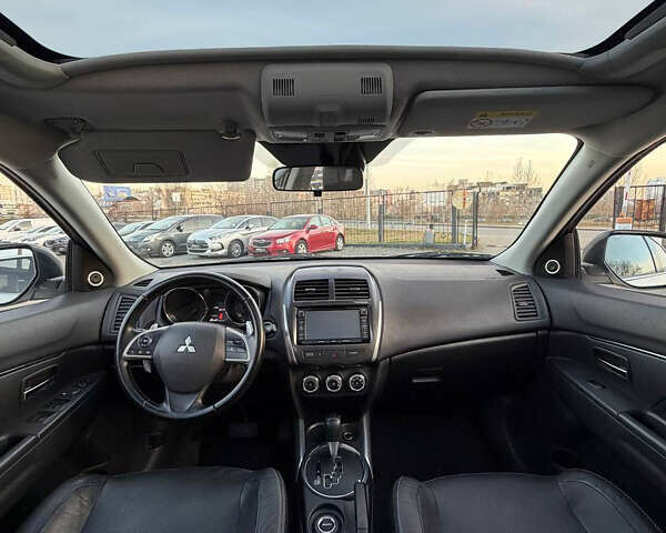 Белый Мицубиси АСХ, объемом двигателя 2.27 л и пробегом 245 тыс. км за 11950 $, фото 6 на Automoto.ua