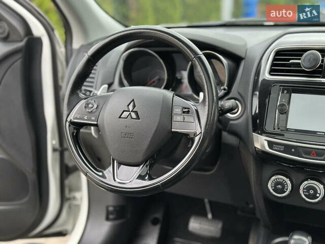 Белый Мицубиси АСХ, объемом двигателя 2.27 л и пробегом 130 тыс. км за 15500 $, фото 28 на Automoto.ua