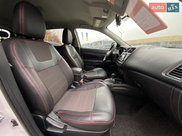 Білий Міцубісі АСХ, об'ємом двигуна 2.4 л та пробігом 95 тис. км за 10900 $, фото 12 на Automoto.ua