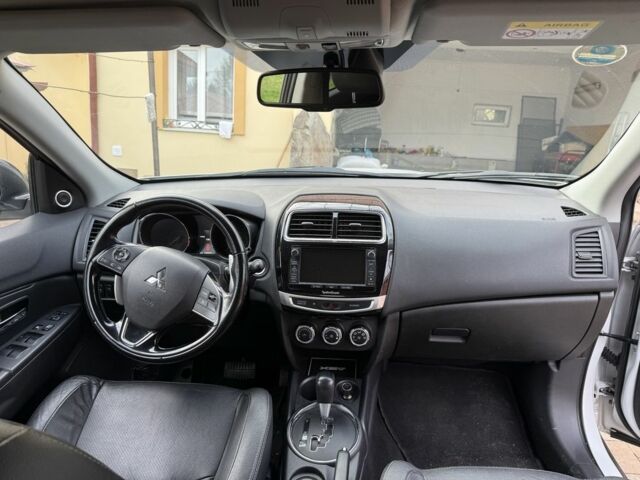 Білий Міцубісі АСХ, об'ємом двигуна 2.3 л та пробігом 150 тис. км за 14900 $, фото 4 на Automoto.ua