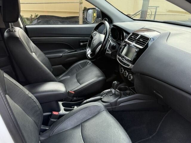 Білий Міцубісі АСХ, об'ємом двигуна 2.3 л та пробігом 150 тис. км за 14900 $, фото 5 на Automoto.ua