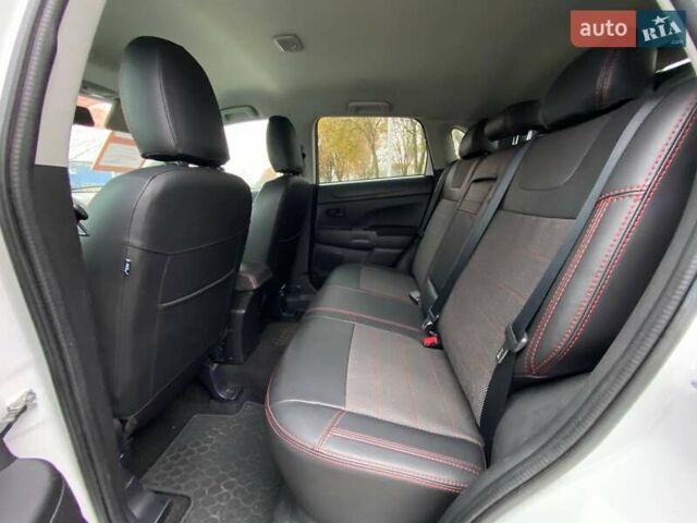 Білий Міцубісі АСХ, об'ємом двигуна 2.4 л та пробігом 95 тис. км за 10900 $, фото 16 на Automoto.ua