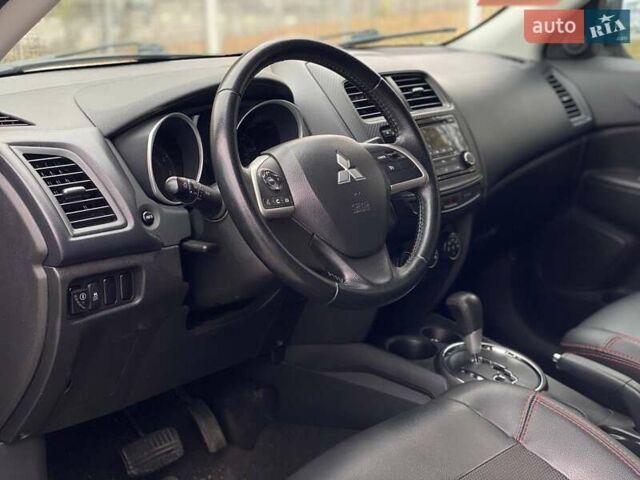 Білий Міцубісі АСХ, об'ємом двигуна 2.4 л та пробігом 95 тис. км за 10900 $, фото 8 на Automoto.ua