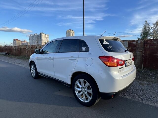 Белый Мицубиси АСХ, объемом двигателя 2 л и пробегом 168 тыс. км за 11200 $, фото 2 на Automoto.ua