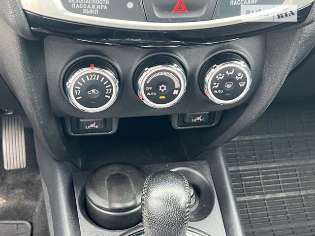 Белый Мицубиси АСХ, объемом двигателя 2 л и пробегом 89 тыс. км за 13100 $, фото 6 на Automoto.ua